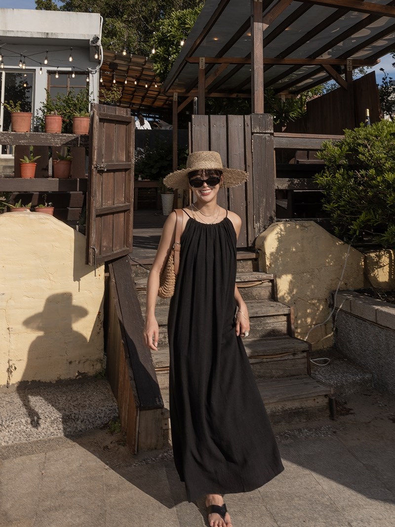 5 mẫu váy liền ăn ảnh, phù hợp để mặc đi du lịch-7