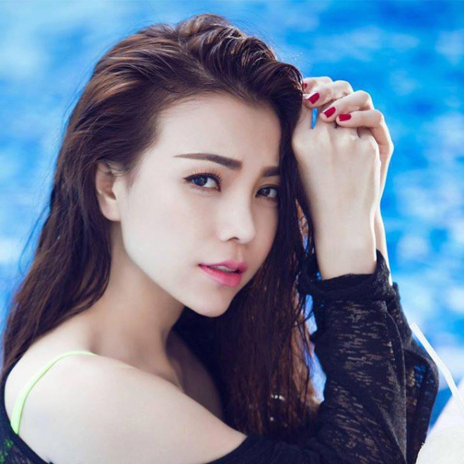 Từng giấu việc mang thai, 9h tối mới ra đường, Á hậu này giờ làm mẹ cực khéo: Tiết lộ 3 quy tắc dạy con an toàn được khen-1