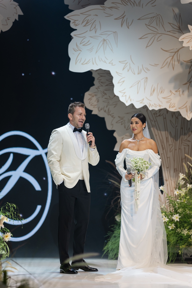 Quậy nhất đám cưới Minh Tú không ai khác là... cô dâu: Vừa xả vai công chúa đã kịp lên đồ hóa cơ trưởng-2