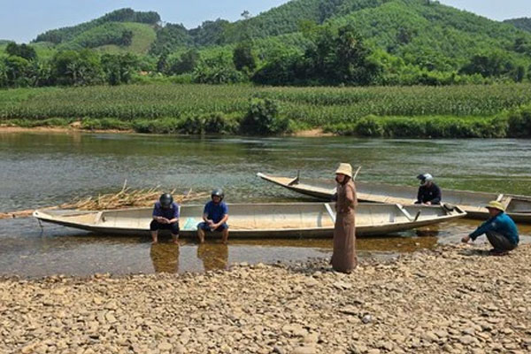 Nam sinh tử vong thương tâm trong bể bơi đông nghẹt người-2