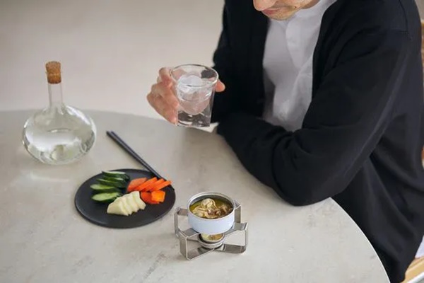 Chàng trai 27 tuổi dùng thứ này mỗi ngày để rồi có nguy cơ rơi vào trạng thái thực vật, nhiều người biết hại nhưng vẫn mê-3