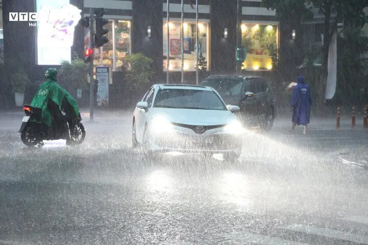 Người nhận cầu mưa cho TP.HCM, chuyên gia phản bác: Chuyện buồn cười, ai tin?-2