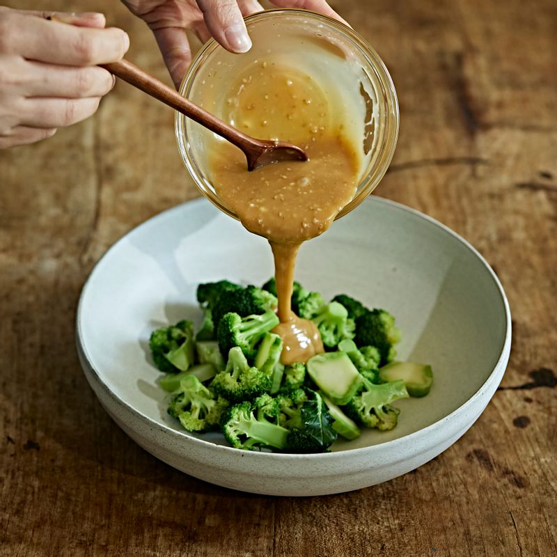 Súp lơ xanh kết hợp với trứng thế này làm thành món ăn giòn ngon, thơm ngậy vô cùng-14