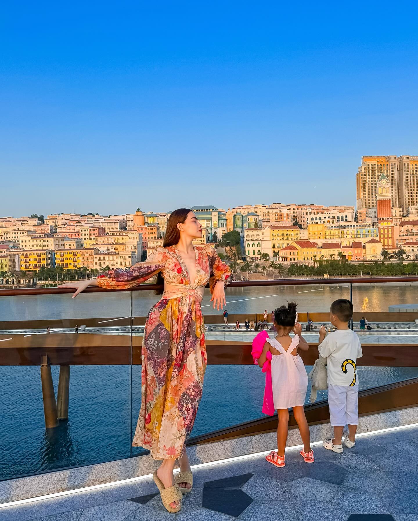 4 mỹ nhân Việt có thời trang đi du lịch đẹp long lanh, ngắm là muốn học theo ngay-2