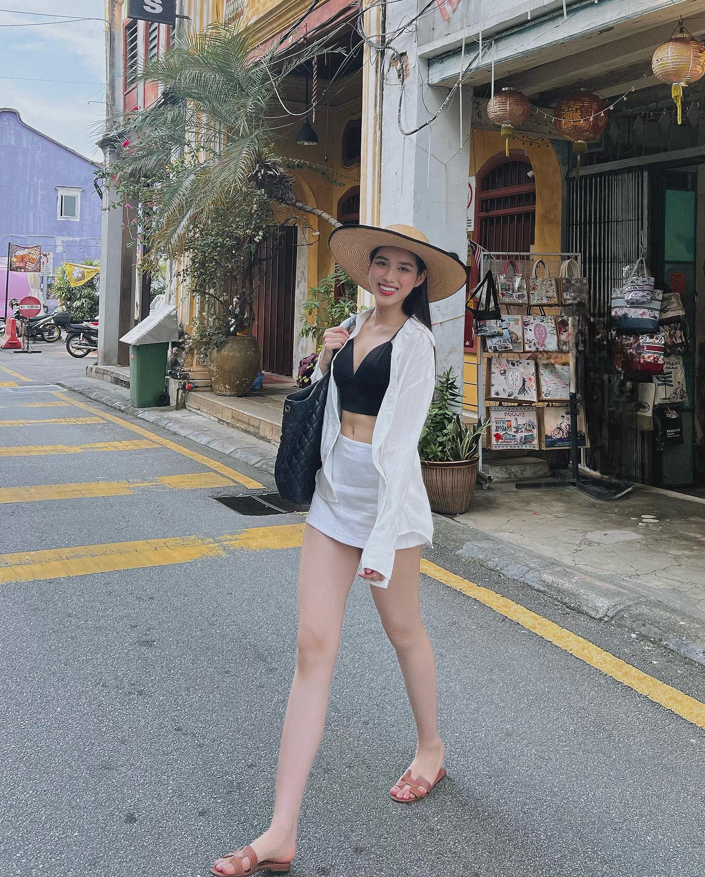 4 mỹ nhân Việt có thời trang đi du lịch đẹp long lanh, ngắm là muốn học theo ngay-10