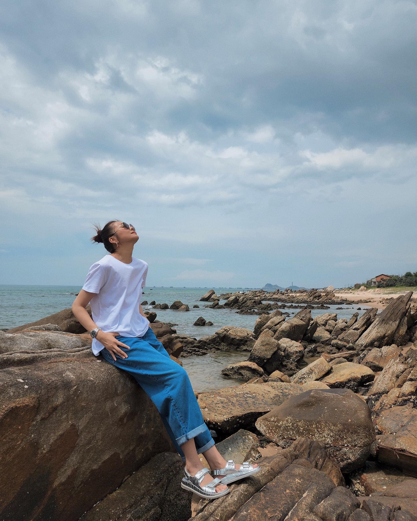 4 mỹ nhân Việt có thời trang đi du lịch đẹp long lanh, ngắm là muốn học theo ngay-18