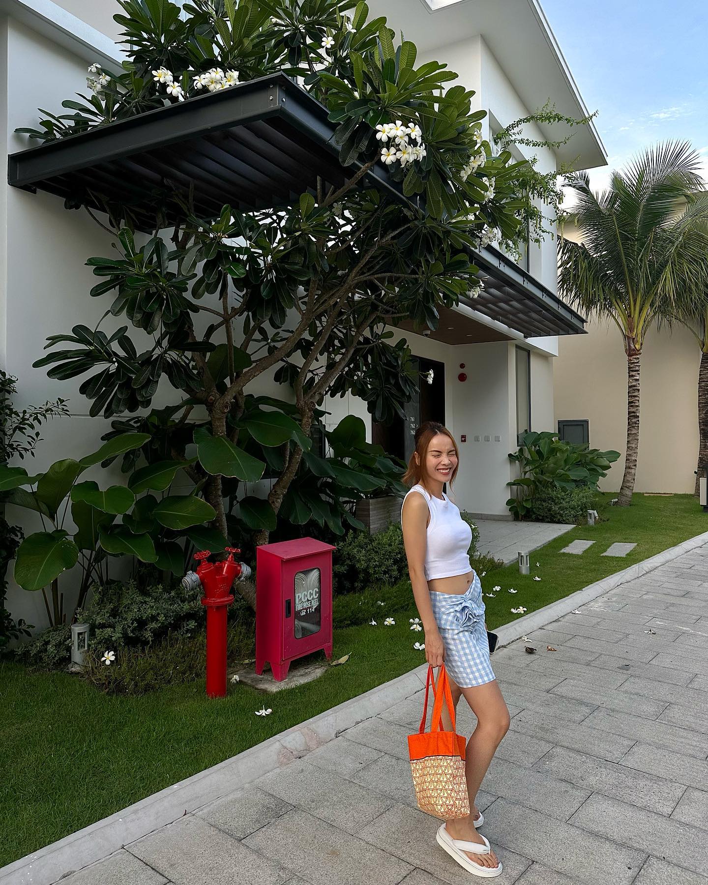 4 mỹ nhân Việt có thời trang đi du lịch đẹp long lanh, ngắm là muốn học theo ngay-7