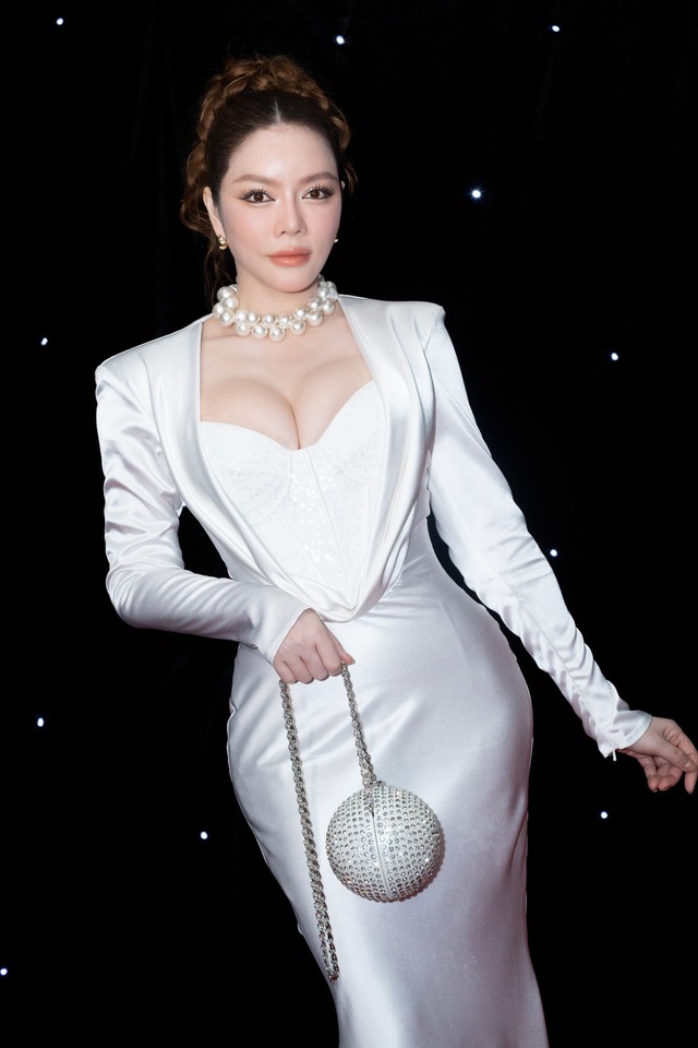 Nhan sắc nóng bỏng của kiều nữ Việt có 400 tỷ, 5 két kim cương từ 20 năm trước, tuổi 42 chưa lấy chồng-5