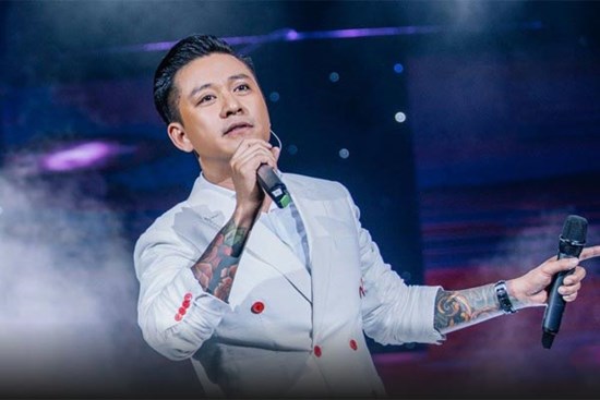 Bị mất giọng khi đang hát, Tuấn Hưng xin lỗi, sẵn sàng hoàn tiền vé cho khán giả