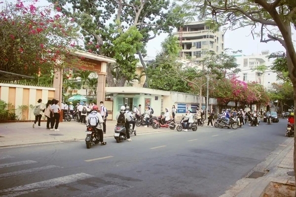 Gây ngộ độc 23 người, cơ sở bánh mì que bị phạt 90 triệu đồng-1