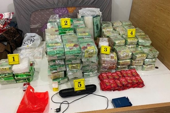 184 bánh heroin được