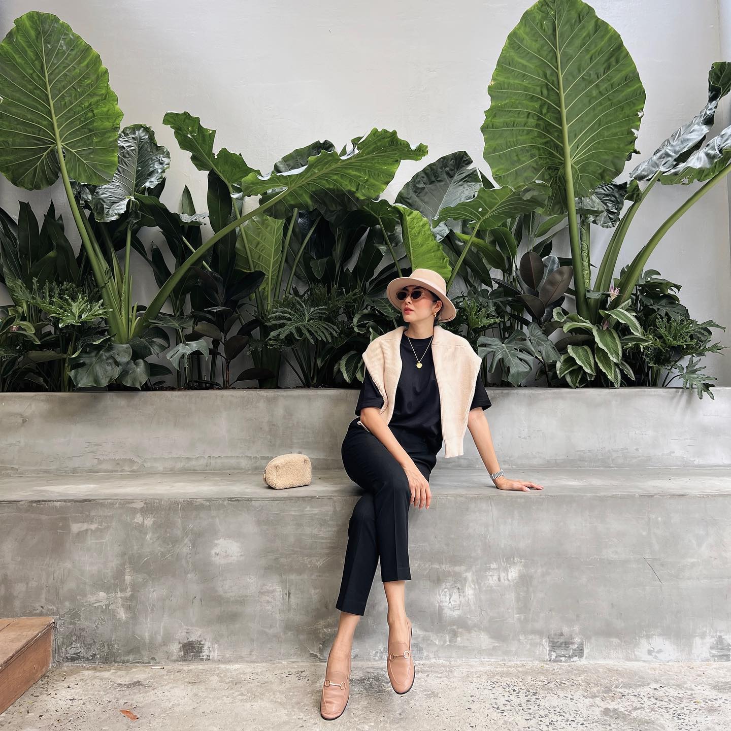 Tham khảo Tăng Thanh Hà cách mặc 3 mẫu áo cơ bản của mùa hè-3