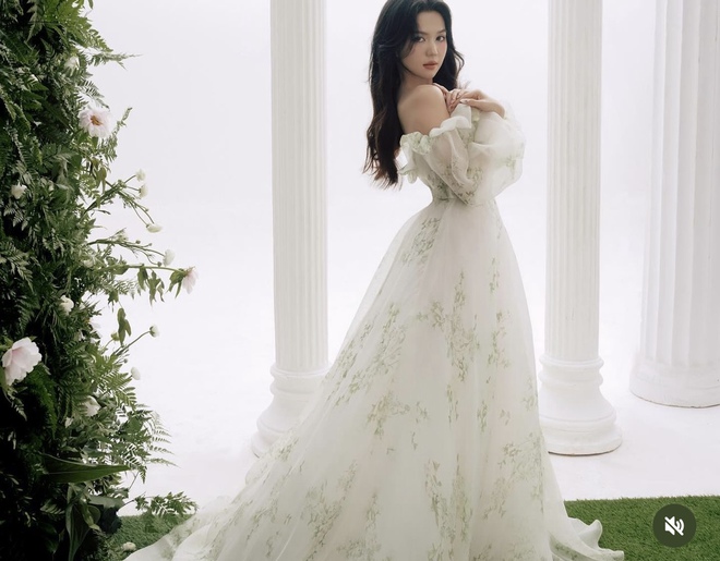 Ngọc Trinh gợi cảm trở lại: Diện đầm xuyên thấu hở bạo, body đúng là miễn chê!-10