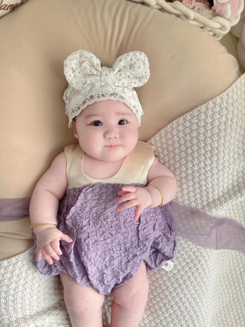 Bố họ Quan đặt tên cho con gái độc nhất vô nhị, cô giáo không dám gọi tên vì cả lớp sẽ phá lên cười-2