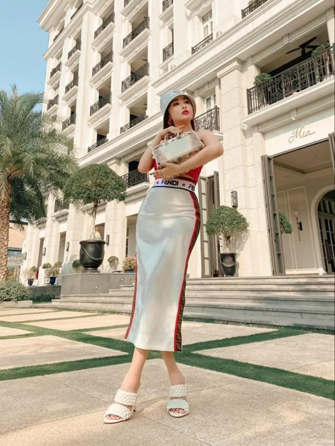 Vợ đại gia có nhiều siêu xe nhất nhì Việt Nam: Cuộc sống sang chảnh không ai bằng, sở hữu chiếc đồng hồ cả thế giới chỉ có 7 chiếc-7