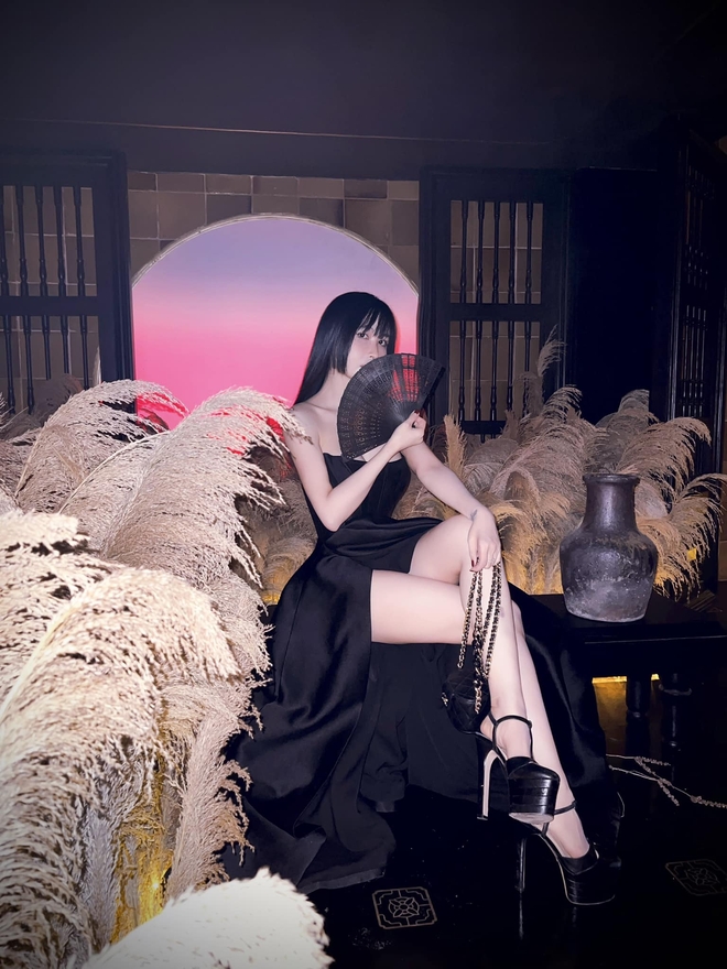 Vợ đại gia có nhiều siêu xe nhất nhì Việt Nam: Cuộc sống sang chảnh không ai bằng, sở hữu chiếc đồng hồ cả thế giới chỉ có 7 chiếc-14