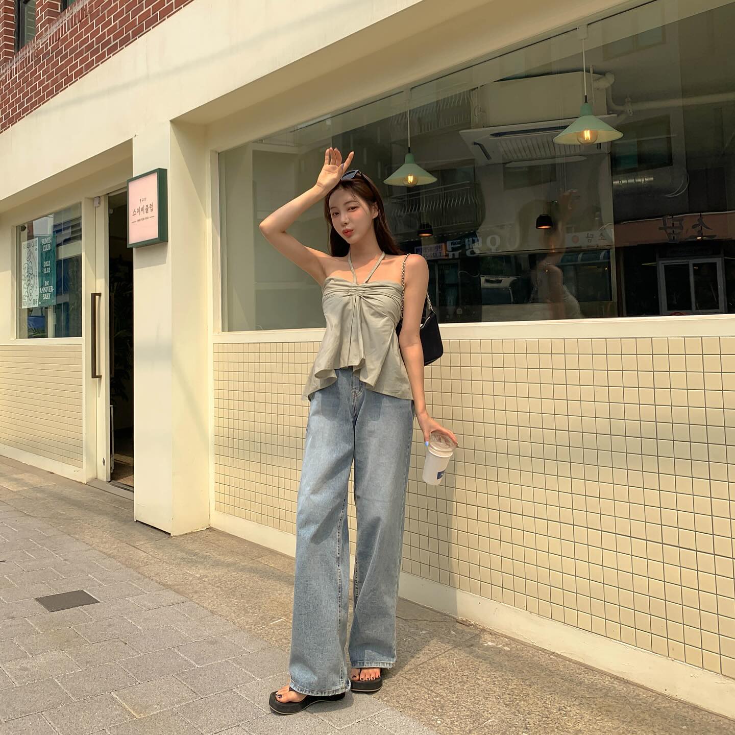 10 cách diện quần dài trẻ trung, nổi bật khi đi du lịch-5