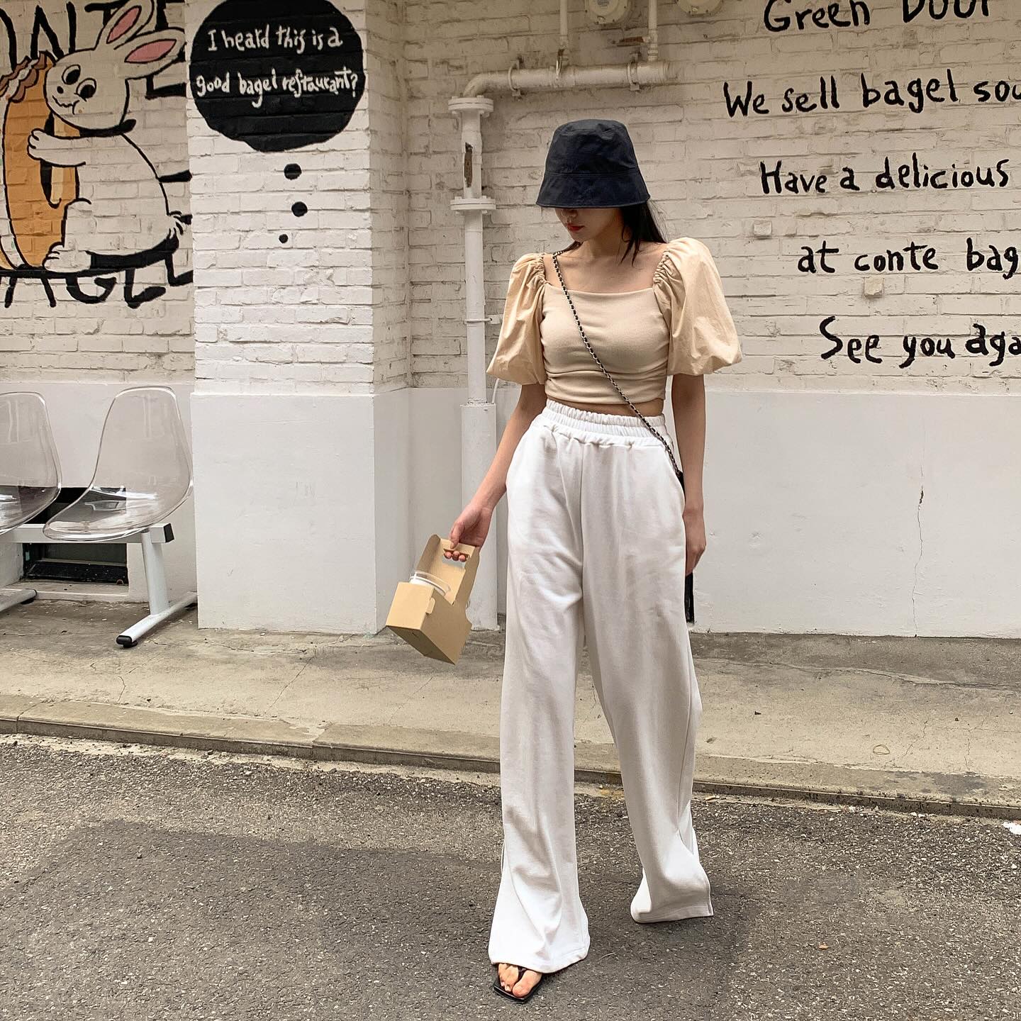 10 cách diện quần dài trẻ trung, nổi bật khi đi du lịch-7