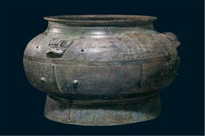 Đi tắm sông với bố, bé trai 6 tuổi bị cuốn chân vào hang động lạ: Cổ vật 2.500 năm được tìm thấy, chính quyền cấm túc cả gia đình-4