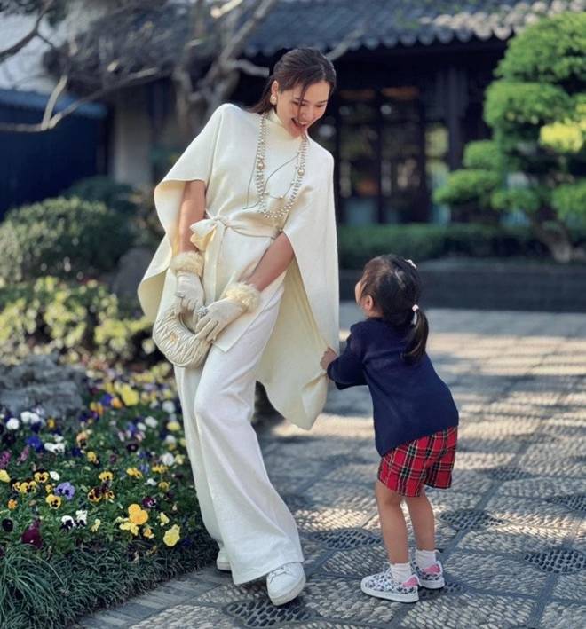 Phu nhân tập đoàn nghìn tỷ Phanh Lee 2 năm cấn bầu 2 lần, cảnh bỉm sữa không sướng như dân tình nghĩ-2