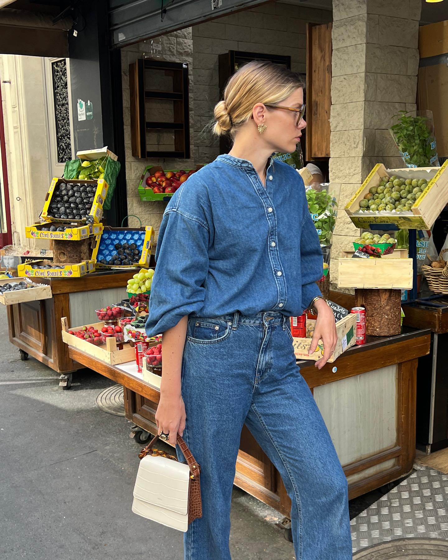 4 mẫu áo sơ mi hack tuổi được phụ nữ Pháp diện thường xuyên trong mùa hè-8