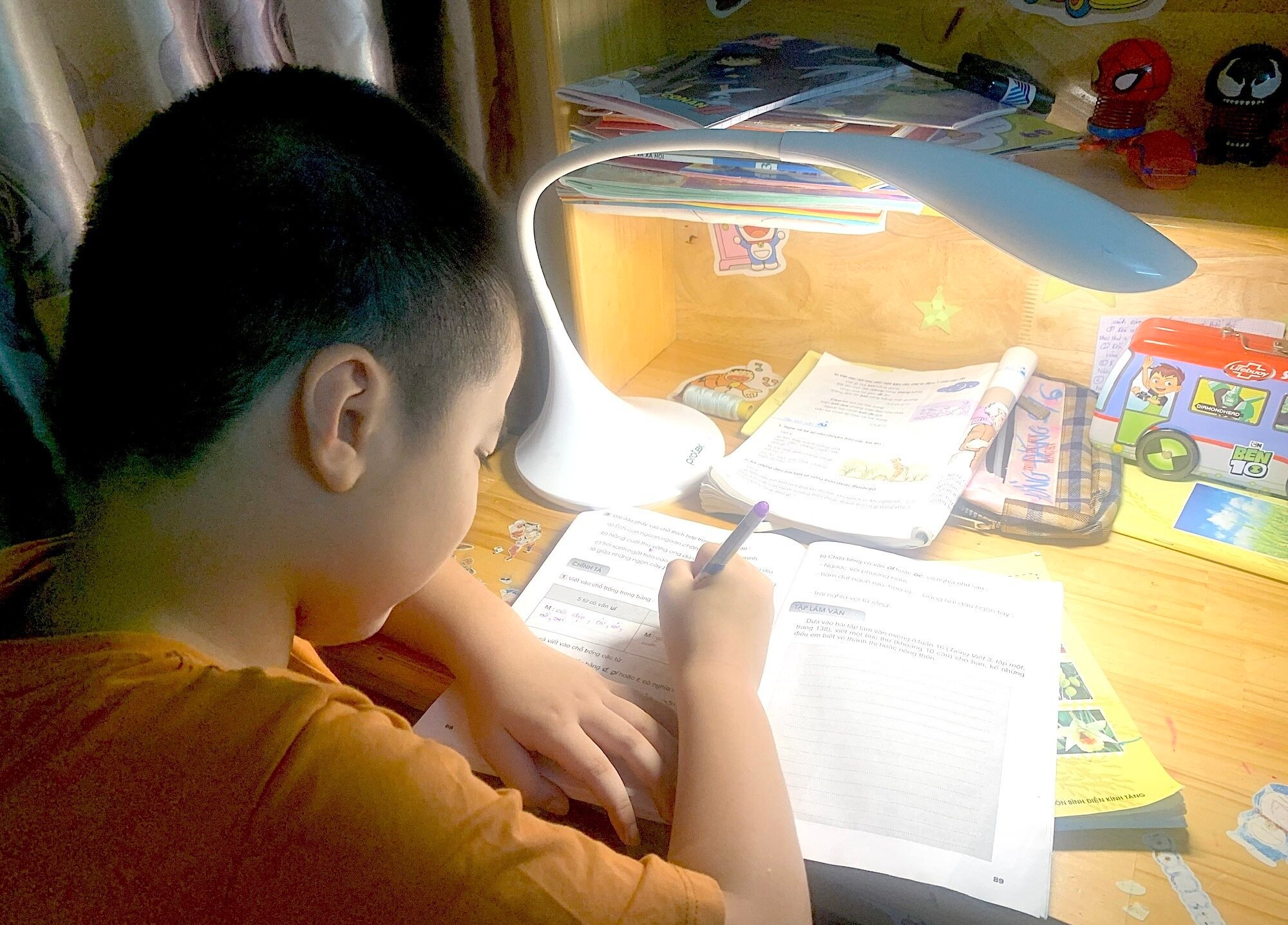 Choáng váng đề cương ôn thi cuối kỳ của học sinh tiểu học dài chục trang giấy-2