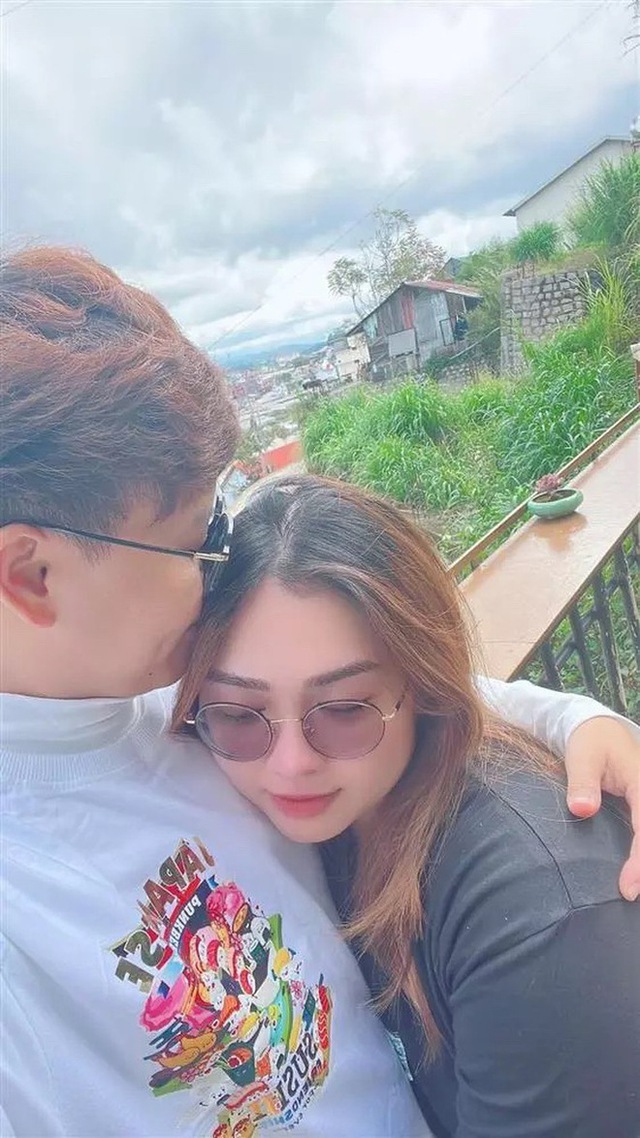 Thiện Nhân và người yêu đồng giới nắm tay tình tứ, cùng đi du lịch sau 2 năm công khai yêu-3