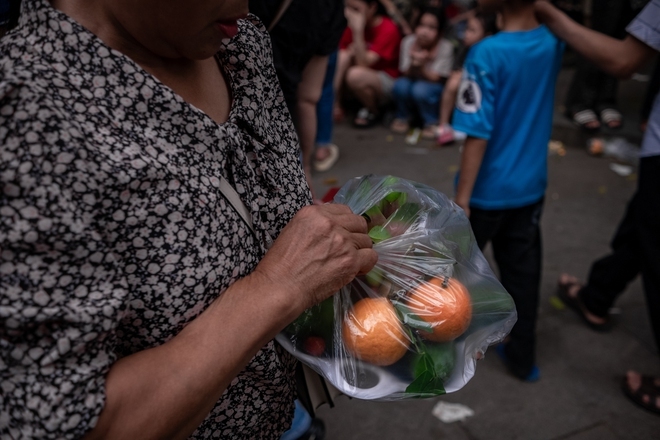 Dòng người đổ về Đền Hùng trước ngày Giỗ Tổ, đường lên đền Hạ không còn chỗ trống-10