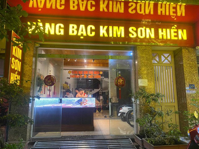 Khẩn trương truy bắt đối tượng táo tợn dùng búa cướp tiệm vàng-1
