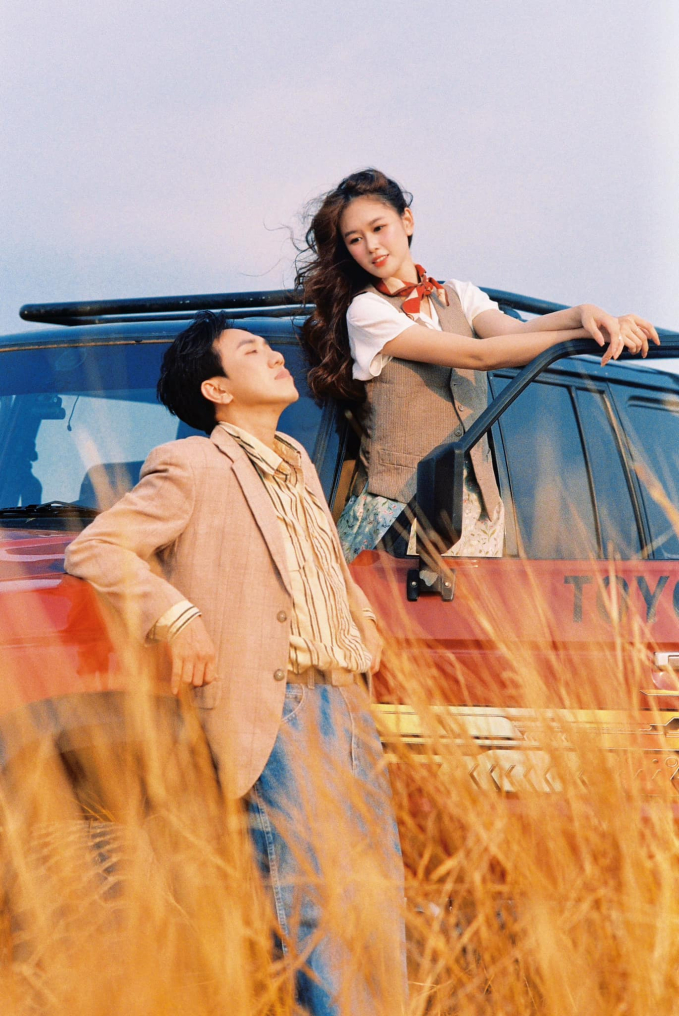 Anh Đức và vợ sắp cưới tung bộ hình khoe cận nhẫn cầu hôn, đàng trai có hành động đánh dấu chủ quyển-5