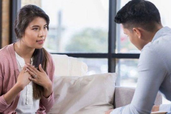 Thấy chồng tôi cầm sổ đỏ trên tay, chị giúp việc liền tiết lộ bí mật bấy lâu và muốn đóng góp 1 tỷ