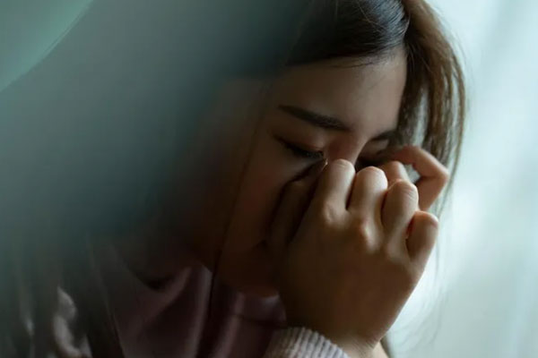 Một phút bồng bột, tôi lỡ hôn anh trai của chồng sắp cưới-1