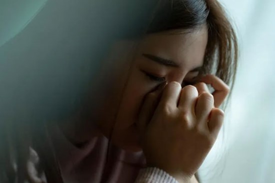 Một phút bồng bột, tôi lỡ hôn anh trai của chồng sắp cưới