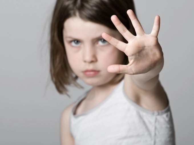 Từ vụ bé gái 12 tuổi ở Hà Nội mang bầu: Cha mẹ chính là người đầu tiên giúp con tránh được vấn nạn xâm hại tình dục!-2