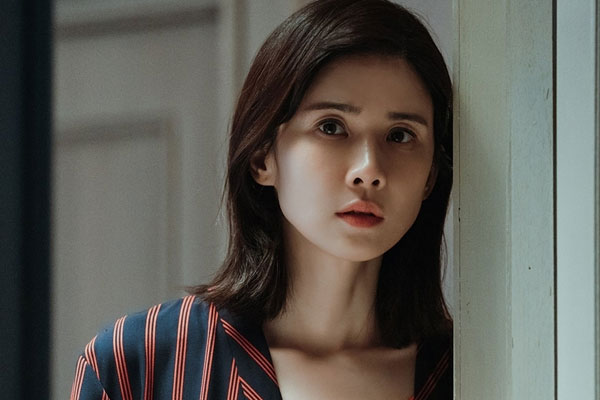 Con dâu sinh xong không đủ sữa cho bé bú, mẹ chồng nói 1 câu khiến cô tủi thân-1