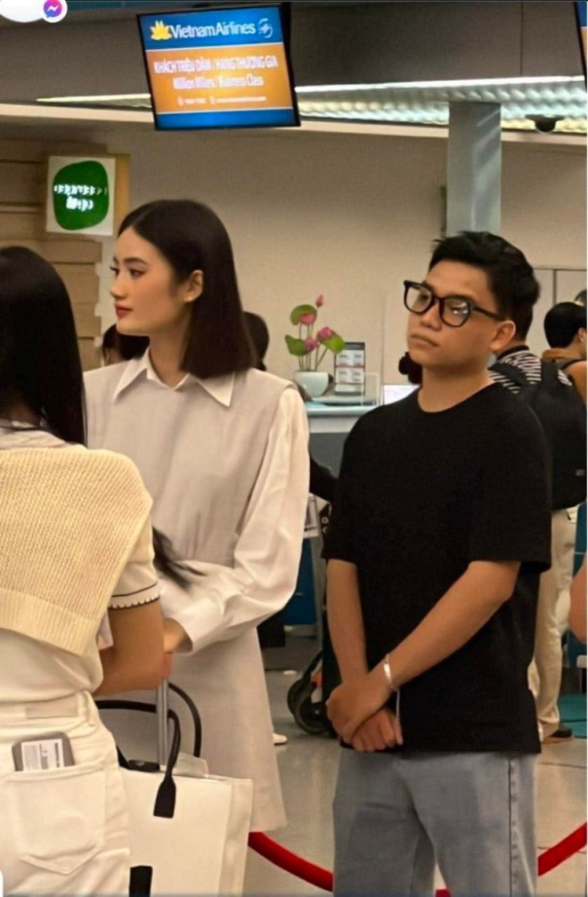 Phía Hoa hậu Ý Nhi nói gì về tin đã kết hôn với bạn trai cùng tuổi?-3