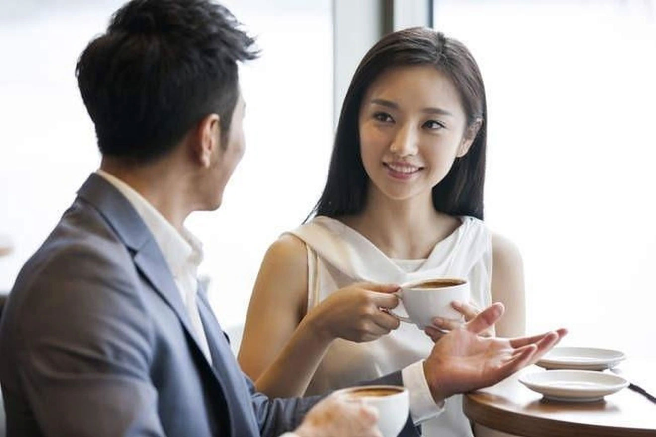 Tôi xao lòng với nữ đồng nghiệp, bỗng tỉnh ngộ khi nghe vợ kể chuyện-1