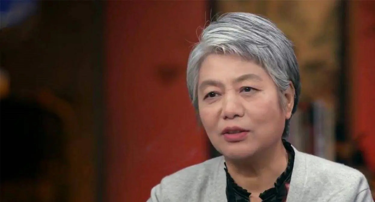 Giáo sư nổi tiếng nhắc cha mẹ bảo vệ khỏi nguy cơ bị xâm hại: Đợi con lớn mới giáo dục là quá muộn!-1