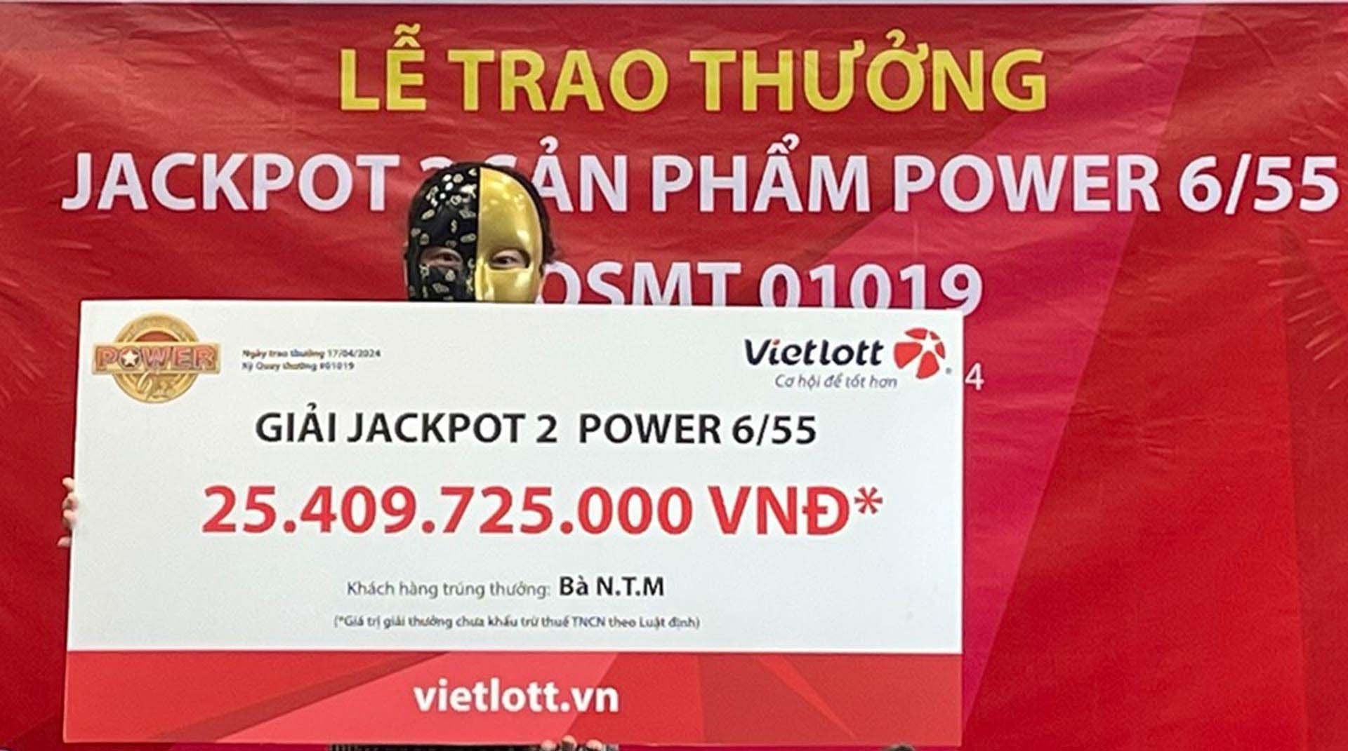 Người phụ nữ nghèo ở Kiên Giang trúng độc đắc Vietlott hơn 25 tỷ-1
