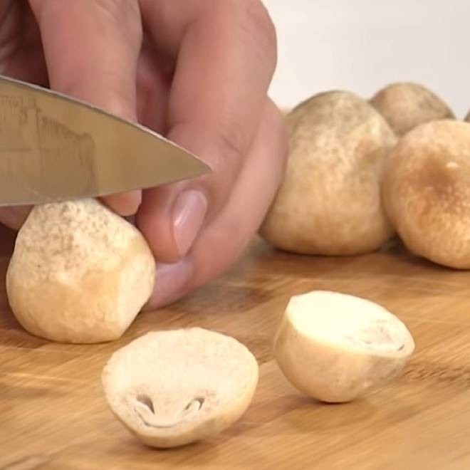 Ngày hè nóng nực mà đãi cả nhà món canh gà kiểu Thái chua chua cay cay thì ngon đúng bài-4