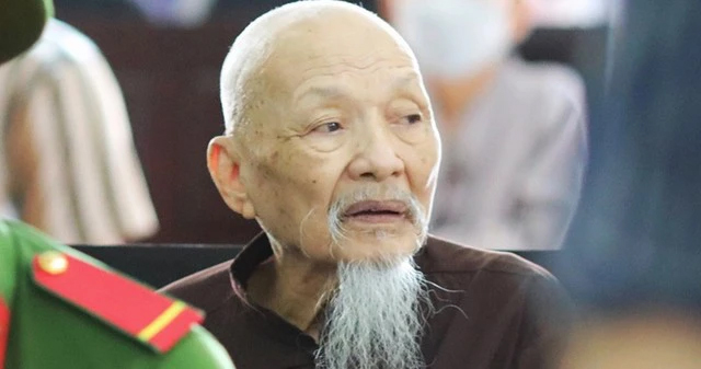 Bị khởi tố thêm tội Loạn luân, thầy ông nội Lê Tùng Vân 92 tuổi sẽ đối diện mức án nào?-2