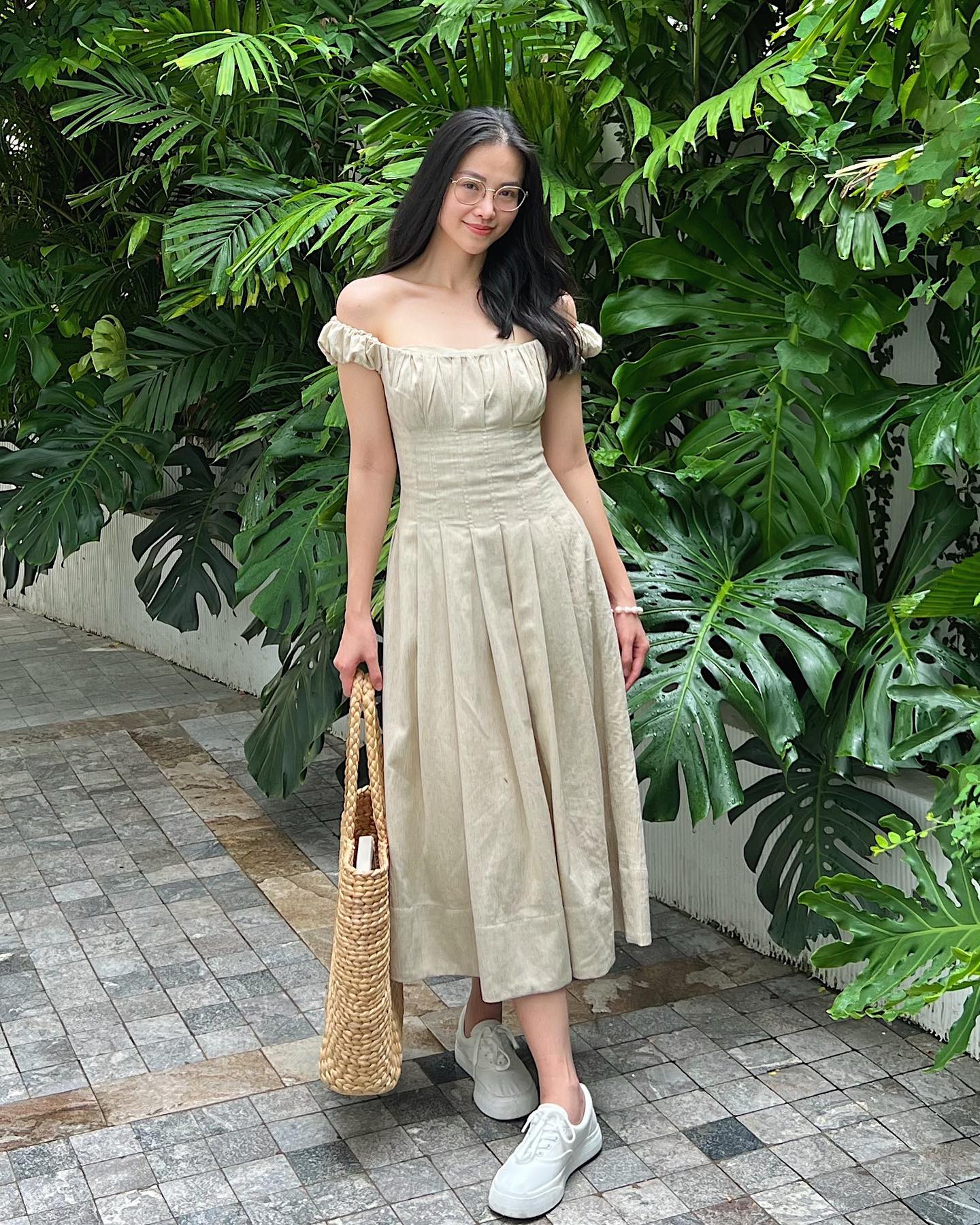 10 cách mặc trang phục màu be nhẹ mát trong mùa hè-7