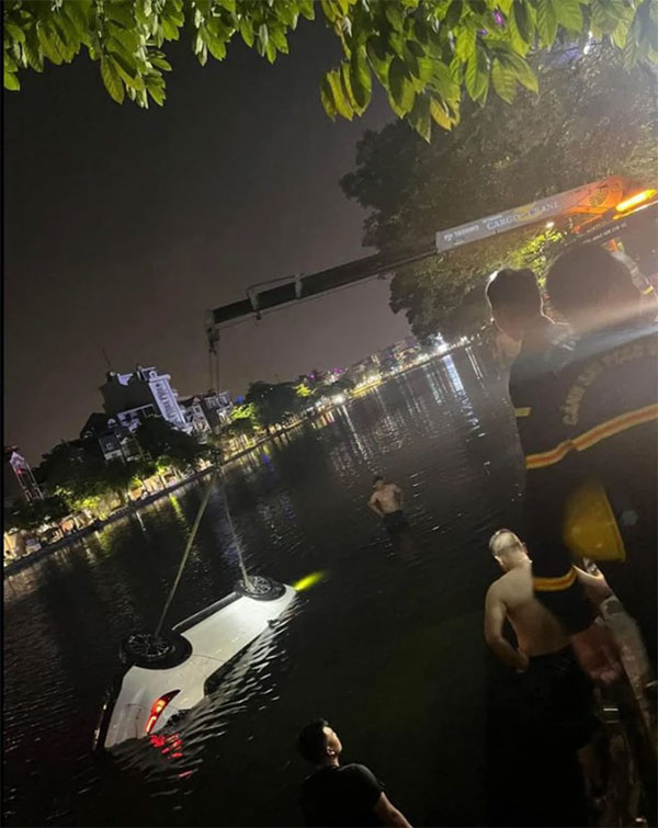 Hải Dương: Ô tô lao xuống sông khiến 1 người tử vong-1