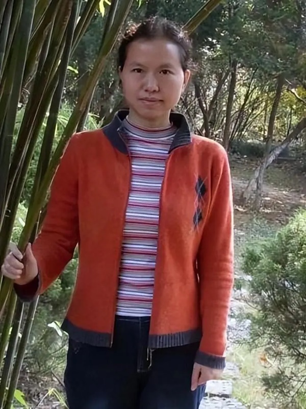 54 tuổi chưa lấy chồng, nuôi cha ốm đau, công việc làng nhàng, bị chê kém nhan sắc, không hoạt ngôn nhưng tôi vẫn vui vẻ: Đời này, phải biết yêu chính mình!-1