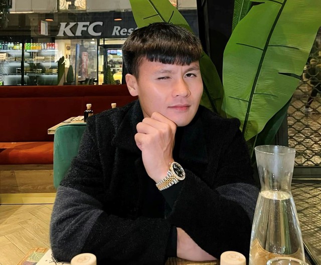 Báo Trung Quốc trầm trồ với Quang Hải: Cưới vợ xinh đẹp, mua xe sang, cuộc sống viên mãn-3