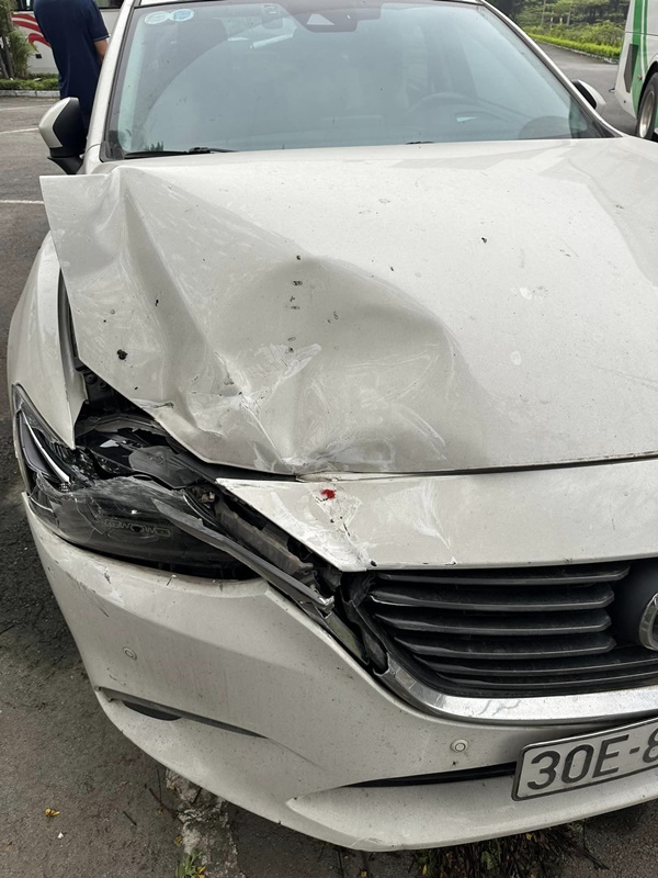 MC Thảo Vân lên tiếng sau vụ đâm xe khiến ô tô bị móp đầu-2