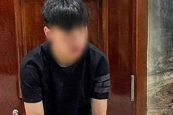 Đám tang nữ sinh 15 tuổi bị sát hại, giấu xác ở vườn chuối: Con nhỏ 4 tháng thiếu hơi mẹ, khóc ngằn ngặt-3