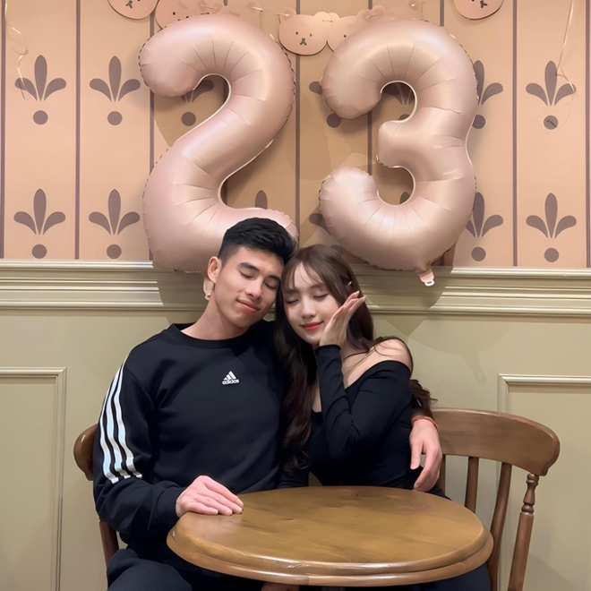 Quan Văn Chuẩn U23 Việt Nam vừa chớm nổi tiếng, bạn gái thạc sĩ vội khẳng định chủ quyền: Anh ấy là của tôi-5