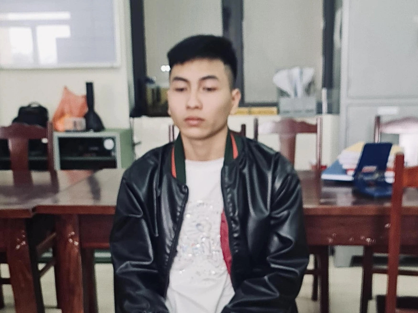 Khởi tố thanh niên phát tán video nhạy cảm của người yêu cũ lên mạng xã hội-1