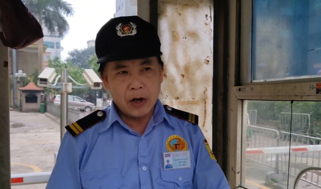 Người bảo vệ kể lại khoảnh khắc mưa lốc kinh hoàng ở Hà Nội khiến bốt bảo vệ nặng vài tạ bị hất tung cả trăm mét, vỡ nát-1